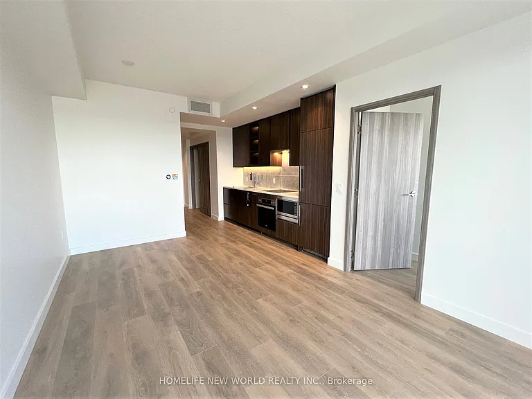 85 McMahon Dr #1110 — Photo 9