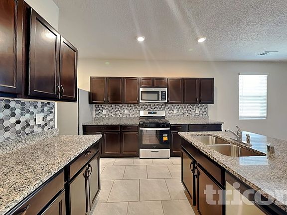 5th image of 2123 Solitaire St NE