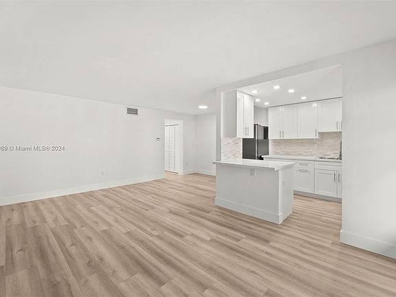 2nd image of 240 Collins Ave APT 5C