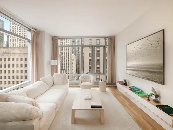 18 West 48th Street image 2 of 8