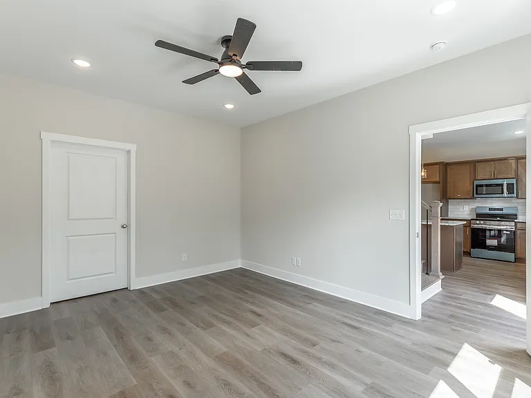 4688 Heiskell Dr — Photo 10