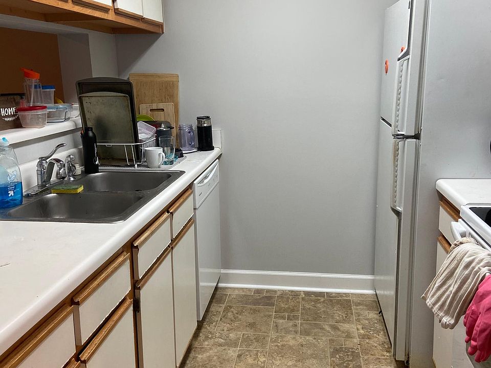 2nd image of 303 Smith Level Rd