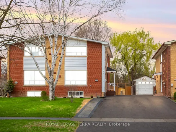 2475 Brookhurst Rd, Mississauga, ON L5J 1R4