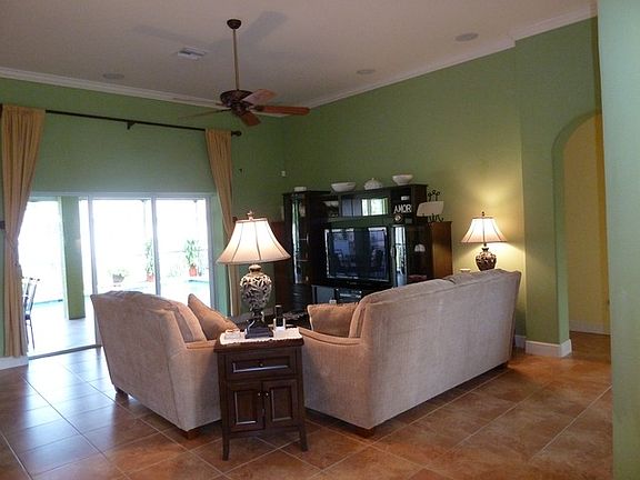5th image of 481 S Heathwood Dr