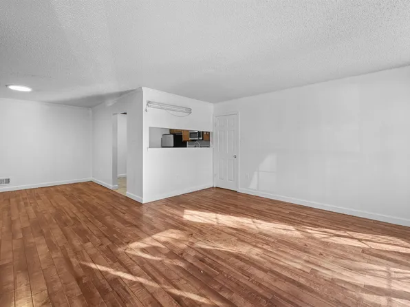 47 Dogwood Street image 6 of 22