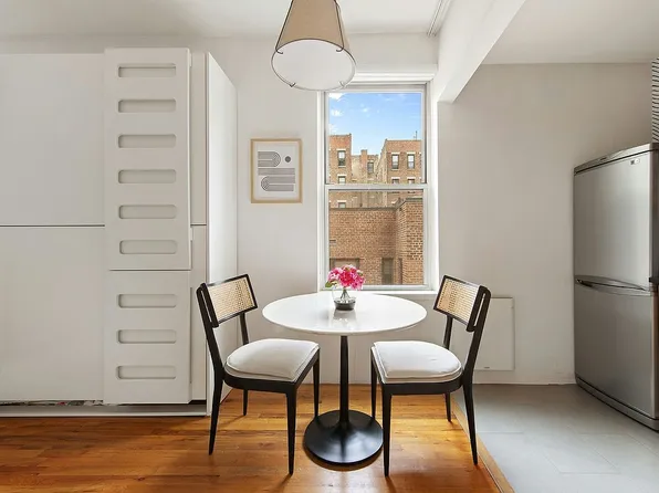 320 W 84th St APT 6B, Manhattan, NY 10024