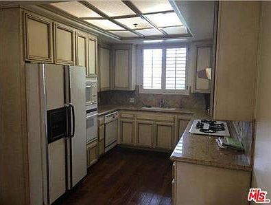 5th image of 12633 Moorpark St Unit 202