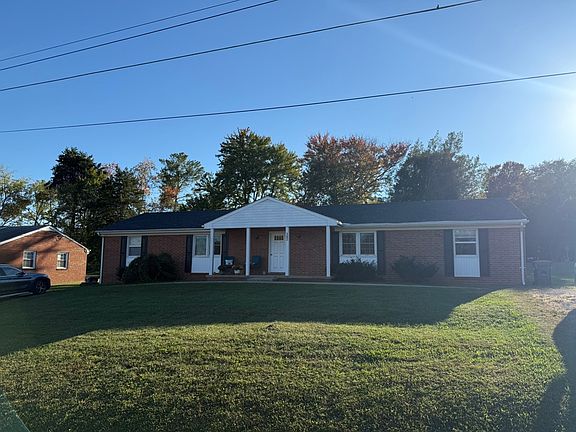 2nd image of 102 Maple Hills Dr #A