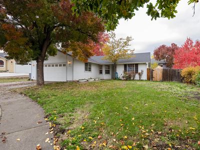 345 Blackberry Ct, Talent, OR, 97540