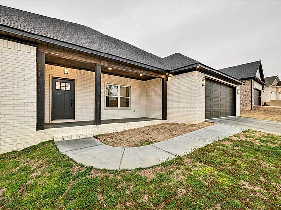 5th image of 16 Hayden Dr