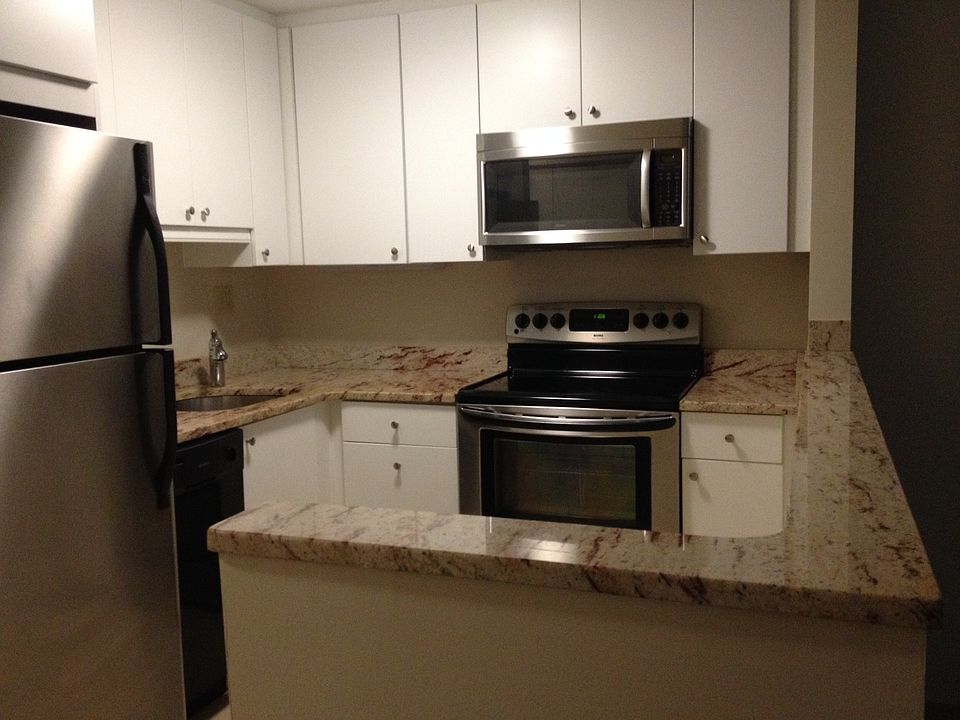1st image of 103 9th St APT 121