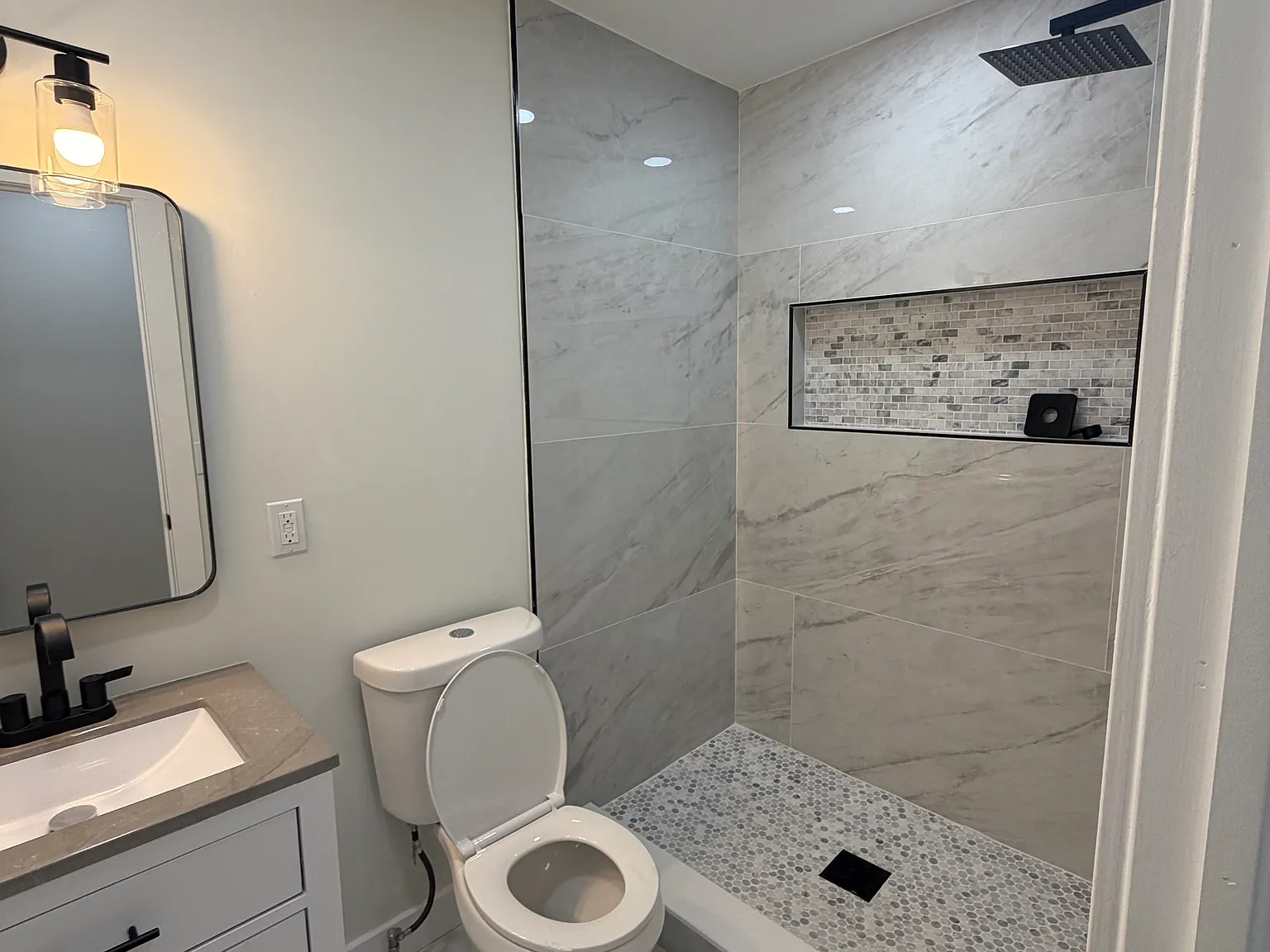 5 bed, 1900 sqft, $2,750 — Photo 3