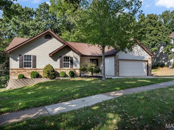 4731 McIlroy Dr, Saint Louis, MO 63128