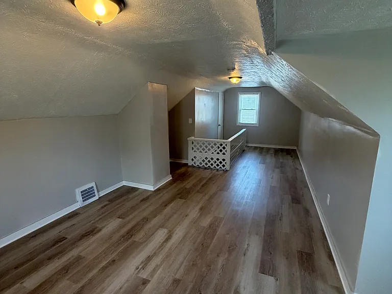12110 Shady Oak Blvd — Photo 21
