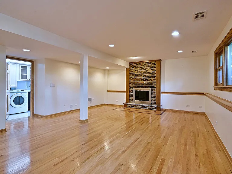 2360 N Drury Ln — Photo 20