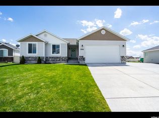 1210 E Stanford Dr, Eagle Mountain, UT 84005