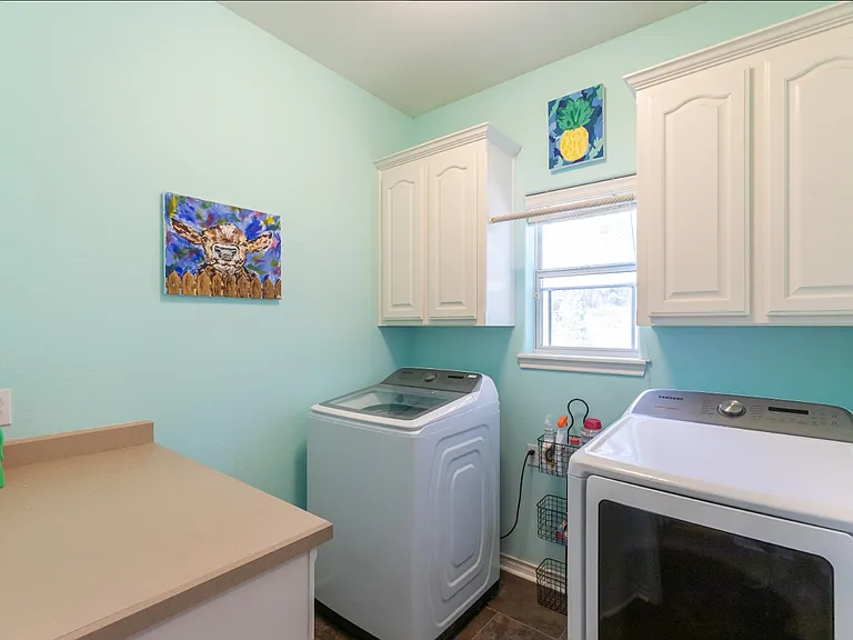 364 Alexandra Dr — Photo 18