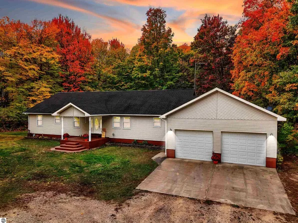 3856 S McGee Rd, Lake City, MI 49651