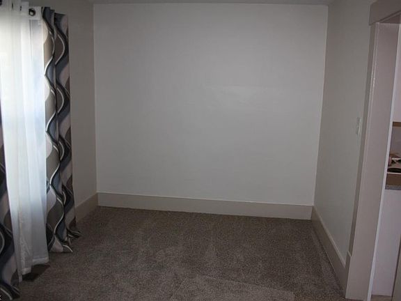 4th image of 647 Broadway St E