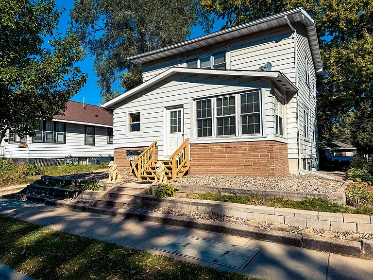 2718 Commercial Ave — Photo 11