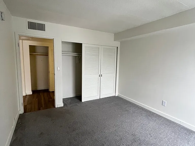 Sycamore Place Apartments — Photo 89