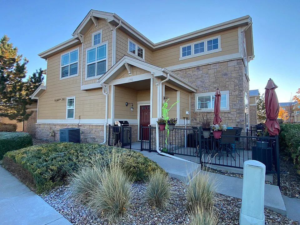 1759 S Buchanan Cir