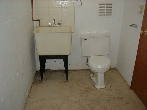 5th image of 16420 4th Ave NE