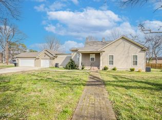 214 N Jones St, Bolivar, TN 38008