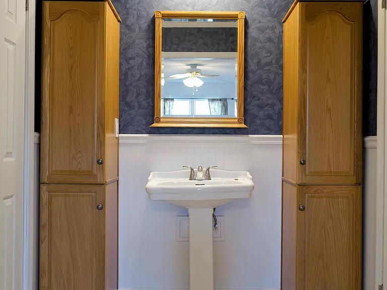 8693 Arbutus Dr — Photo 23