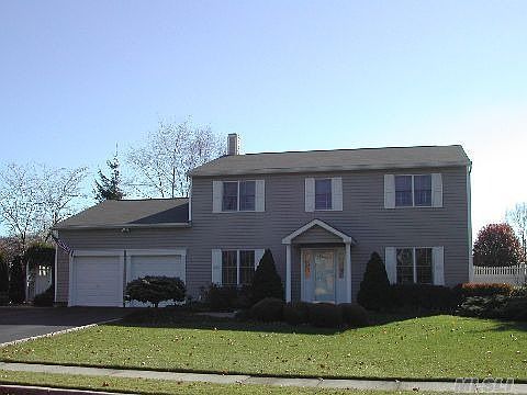 1st image of 6 Yorkshire Dr