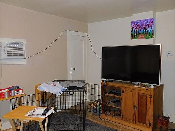 3rd image of 1425 E 13th St