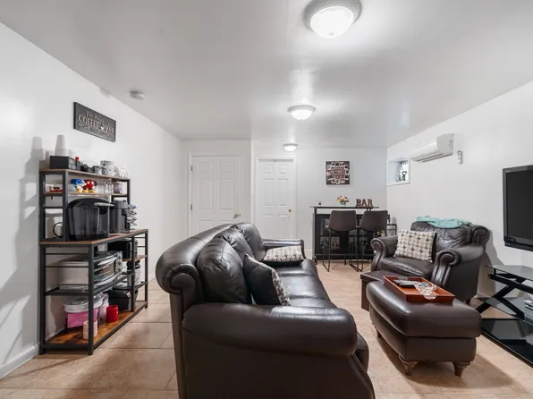 240 Alter Avenue image 18 of 40