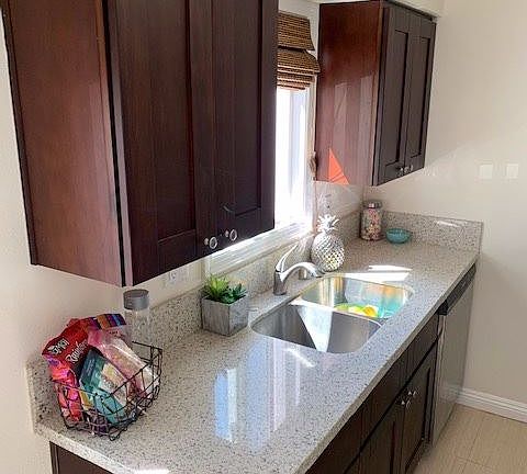 4th image of 296 N Oakland Ave APT 1