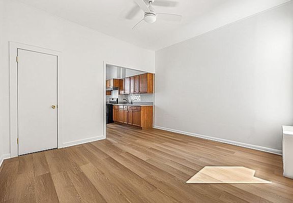 5th image of 183 Meserole Ave APT 1R