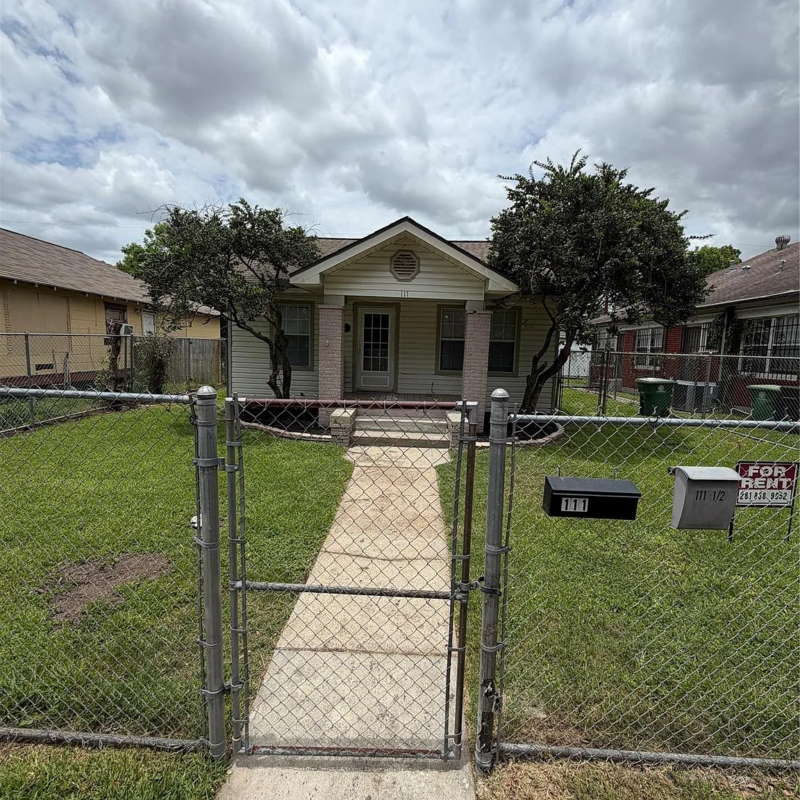2 bed, 1.0 bath, 884 sqft, $1,500 — Photo 2