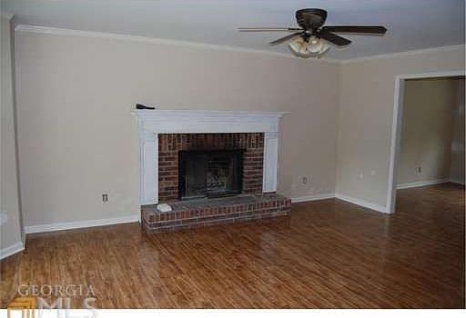 3rd image of 125 Newberry St