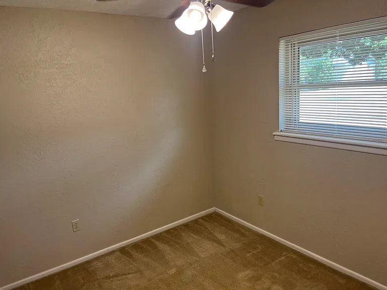 4217 SE Elmhurst Ln — Photo 5