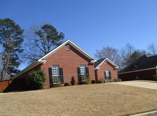 11 Pebble Ct, Smiths Station, AL 36877