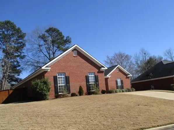 11 Pebble Ct, Smiths Station, AL 36877