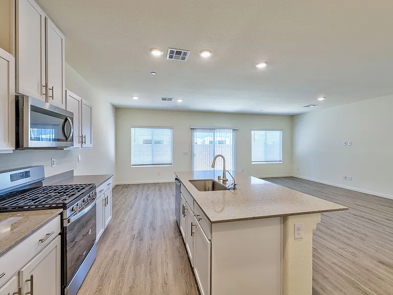 4702 Arctic Cliffs Ave — Photo 5