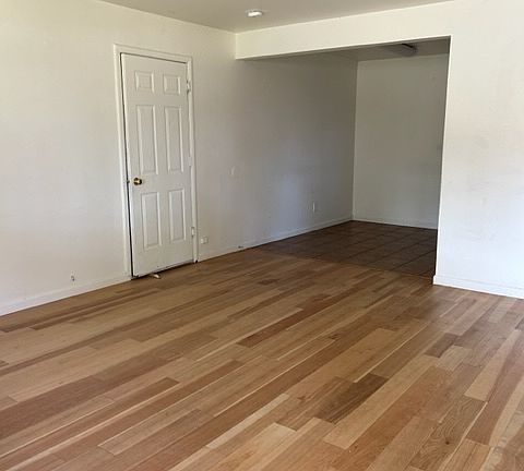 4th image of 2 E Ridgecrest Dr