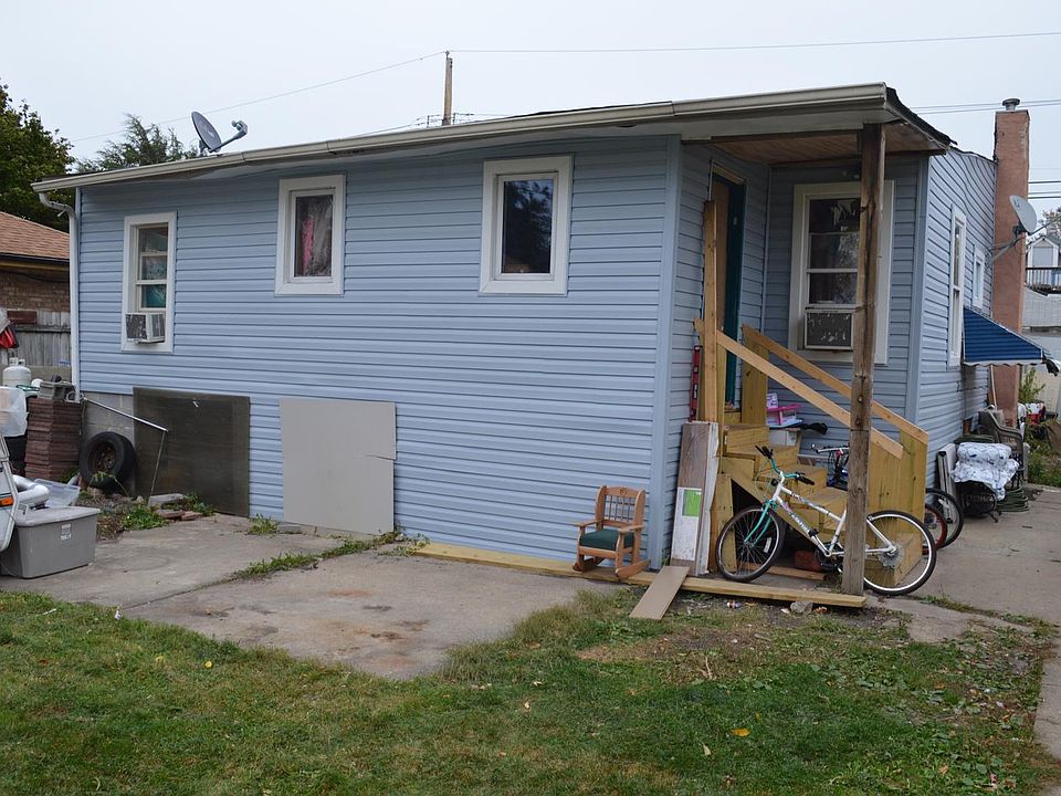 1st image of 2653 N Newcastle Ave