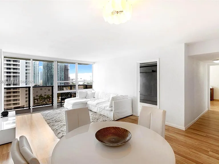 600 NE 36th St #1717 — Photo 4