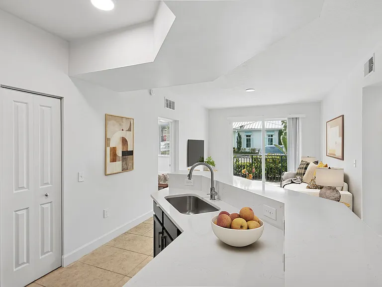 Bell Kendall West — Photo 5