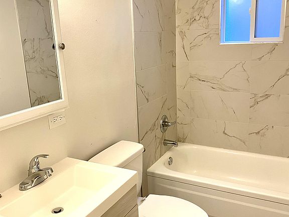2nd image of 1415 N Pearl St #10734481