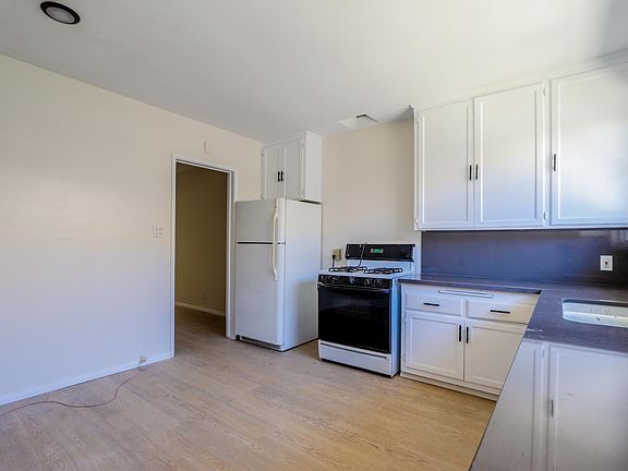 4th image of 11538 National Blvd