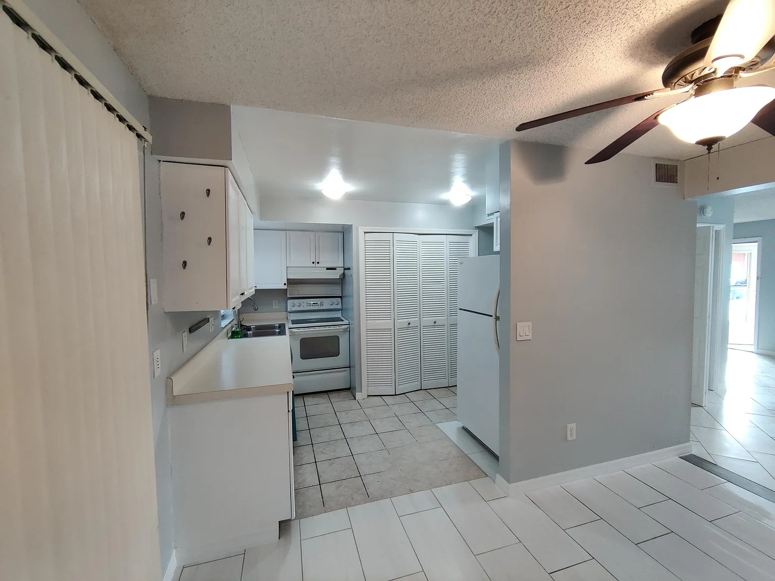 2 bed, 2.5 bath, 1030 sqft, $1,800 — Photo 3