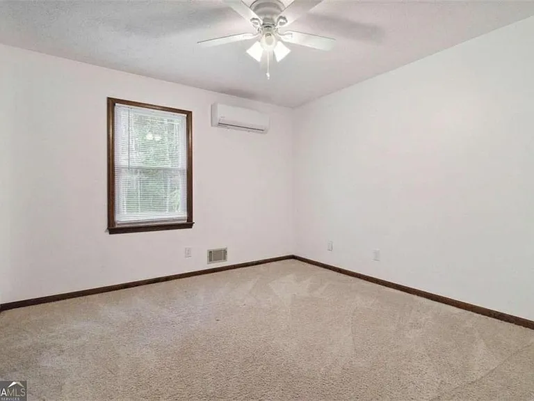3040 Land Rd — Photo 4