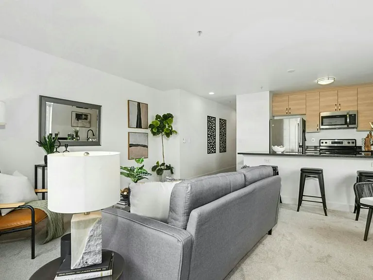 2504 Western Ave #622 — Photo 7