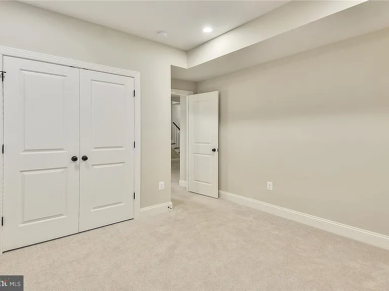 2205 N Edison St — Photo 26
